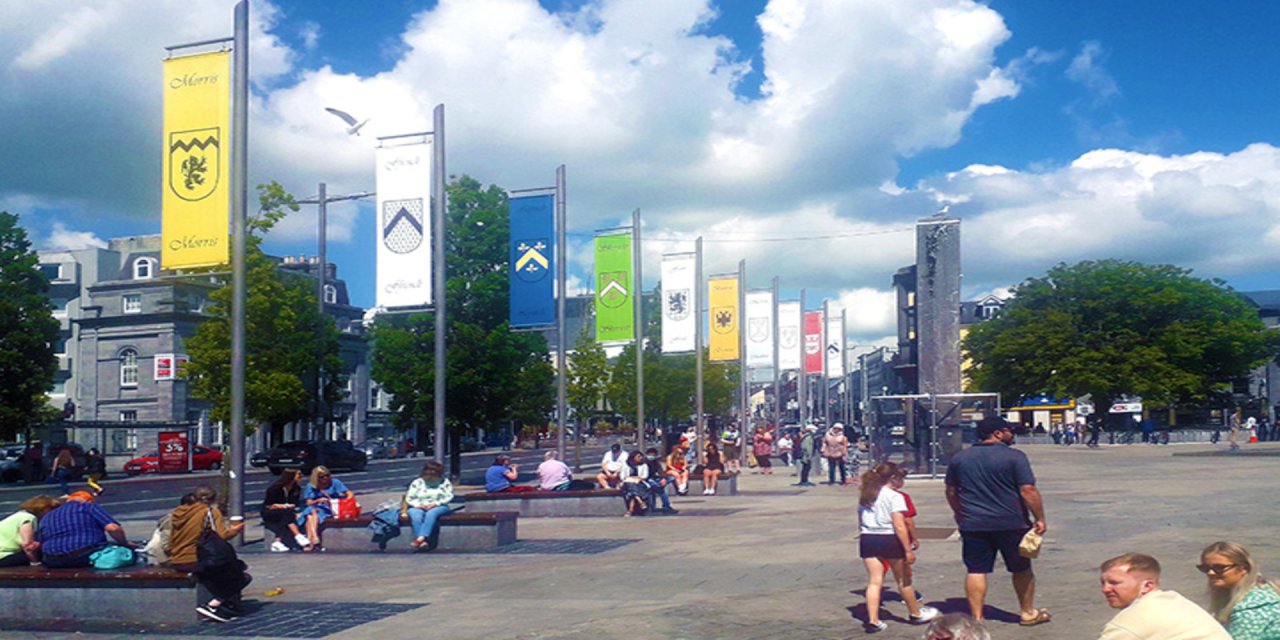 eyre square in the summer